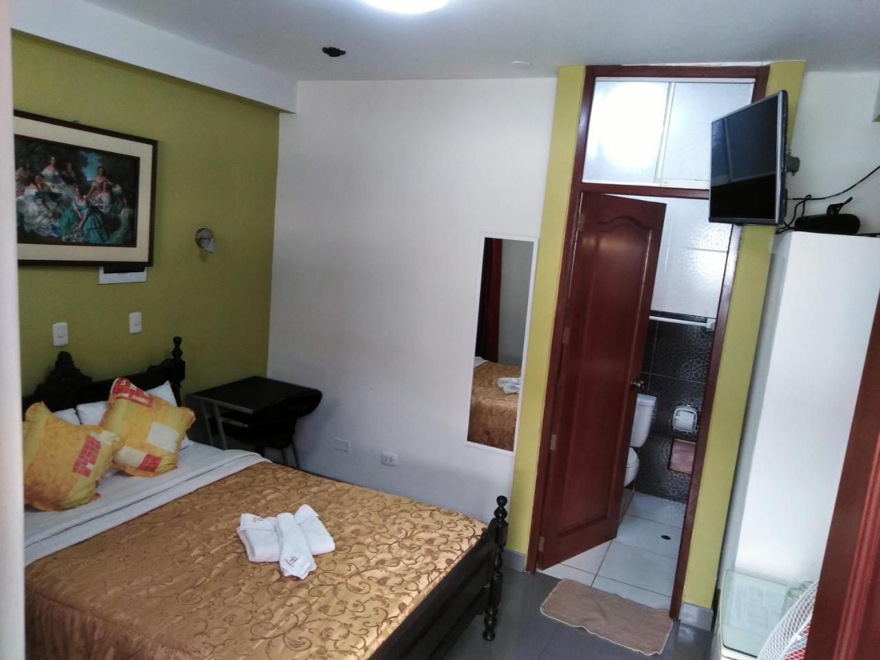 Hotel Plaza Bolognesi 344 Trujillo Extérieur photo